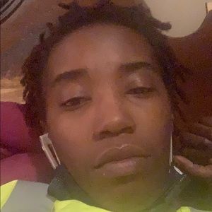 Meet your Posher, Deidre d